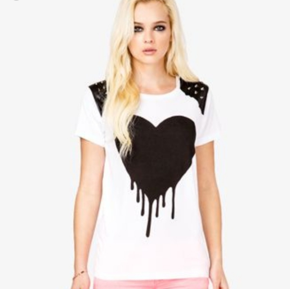 Forever 21 top Bleeding heart size Small.
